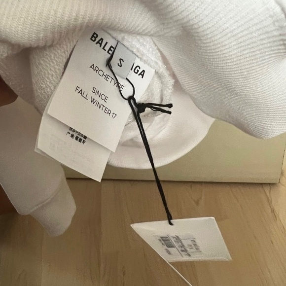 Balenciaga Archetype Back Logo White Pullover Hoodie - Picture 4 of 9